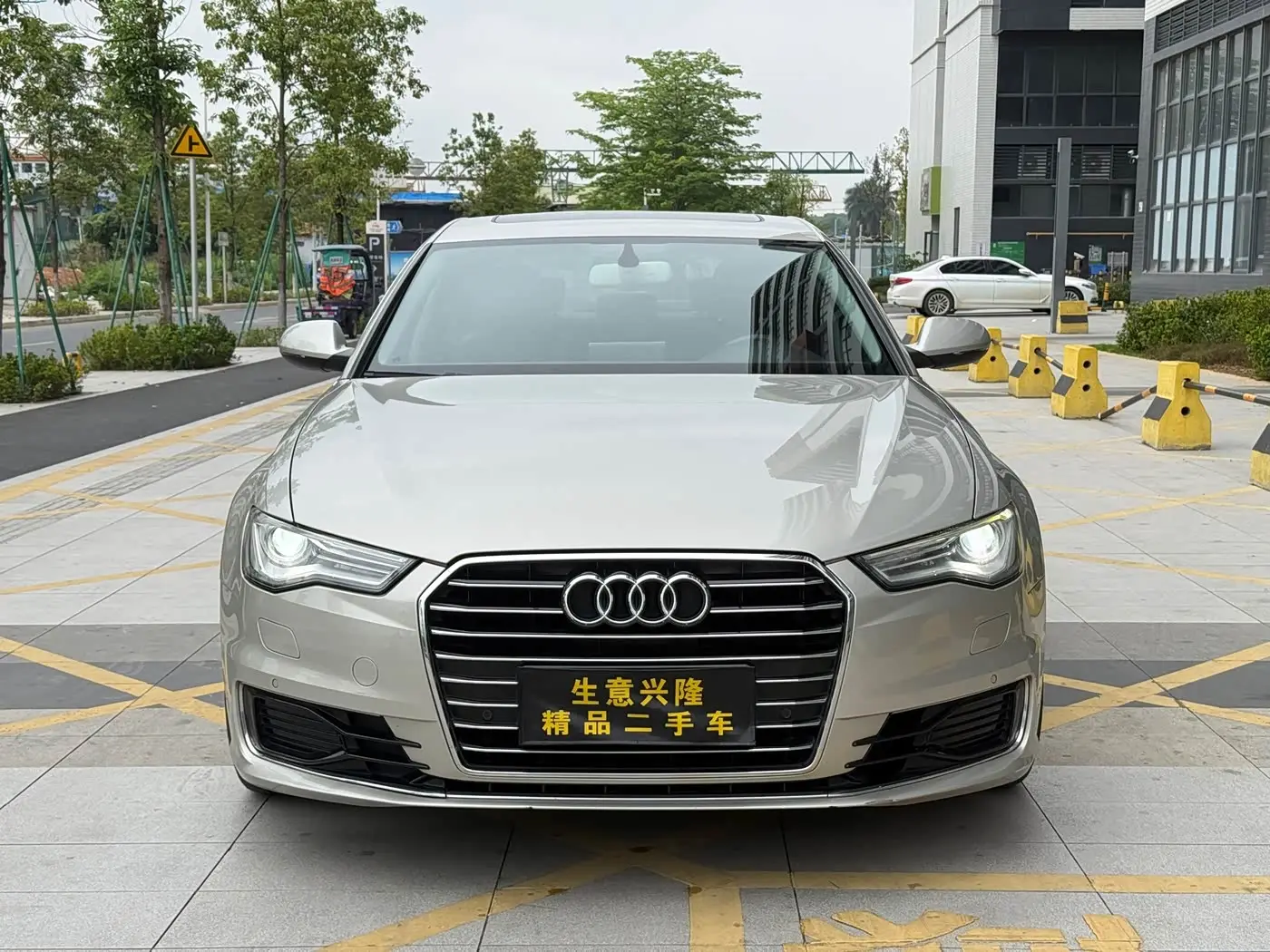 Audi A6L 2016 — Photo 2/15