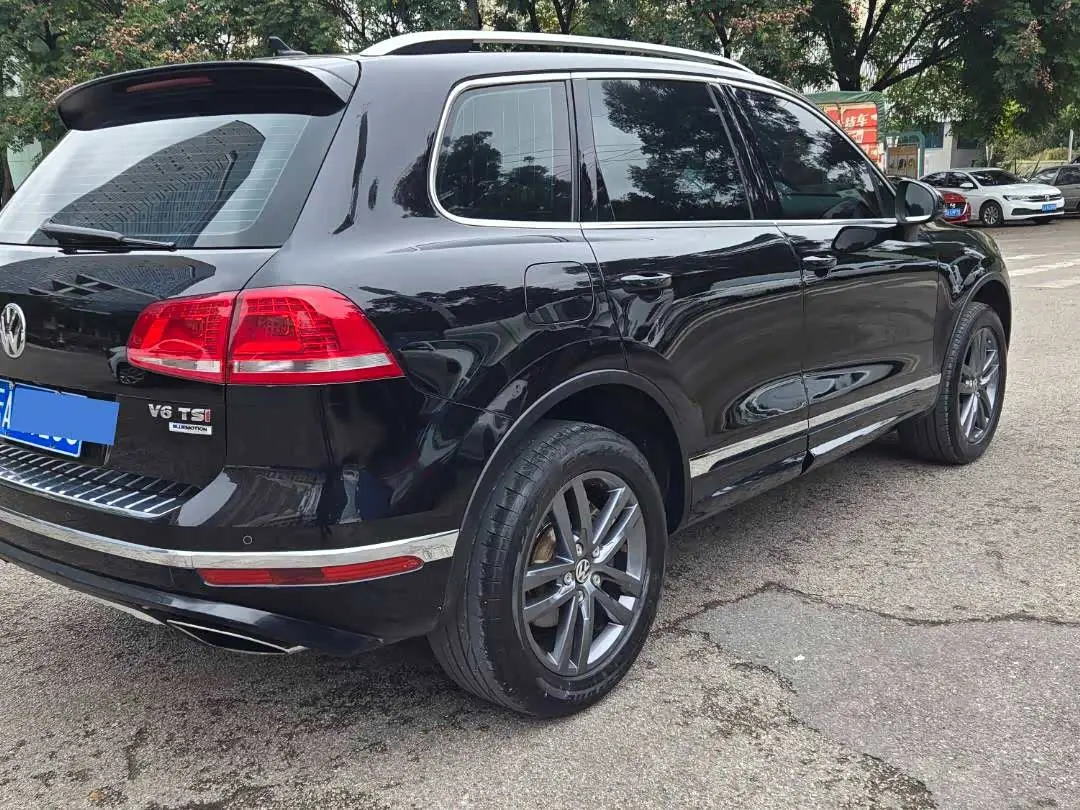 Volkswagen Touareg 2016 — Photo 17/17