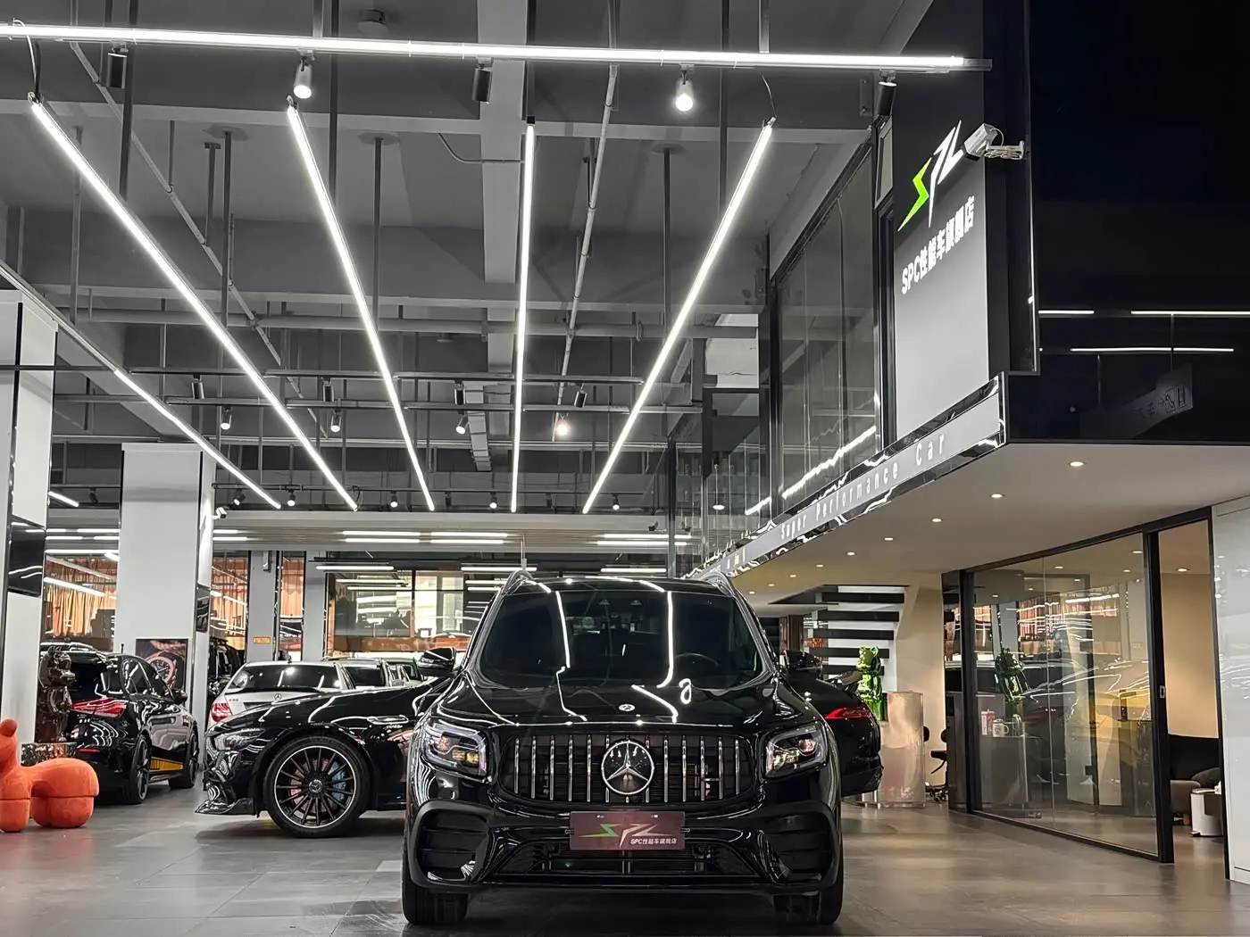 Mercedes-Benz GLB AMG 2023 — Photo 2/20