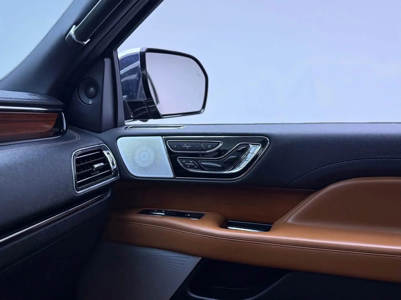 Lincoln Navigator 2020 — Şəkil 12/20