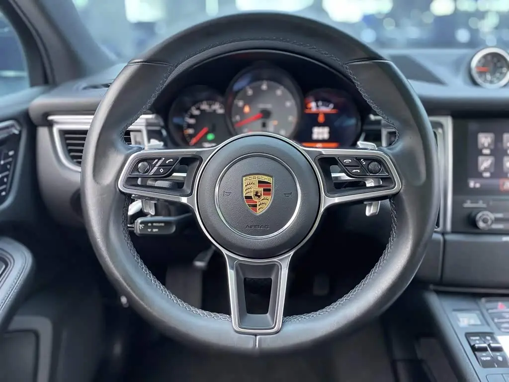 Porsche Macan 2019 — Фото 16/20