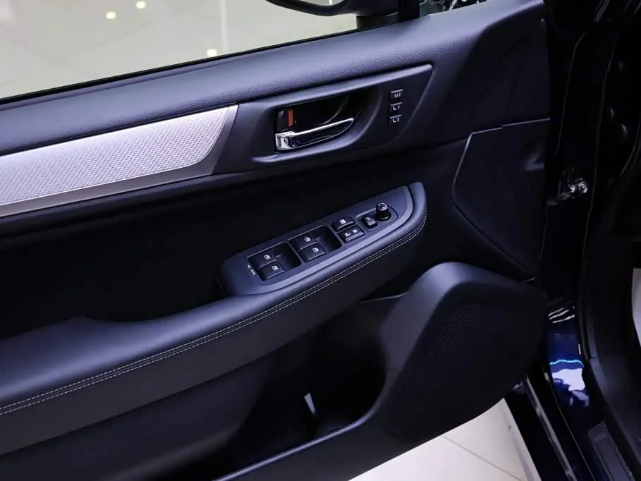 Subaru Legacy 2020 — Фото 17/20