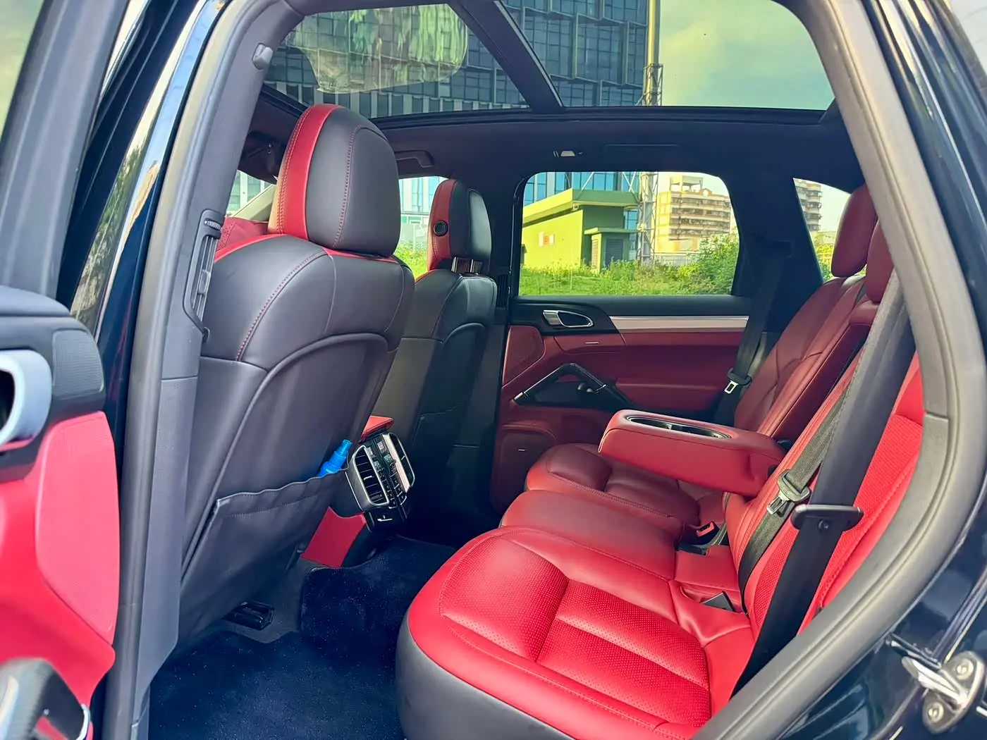 Porsche Cayenne 2015 — Photo 7/17