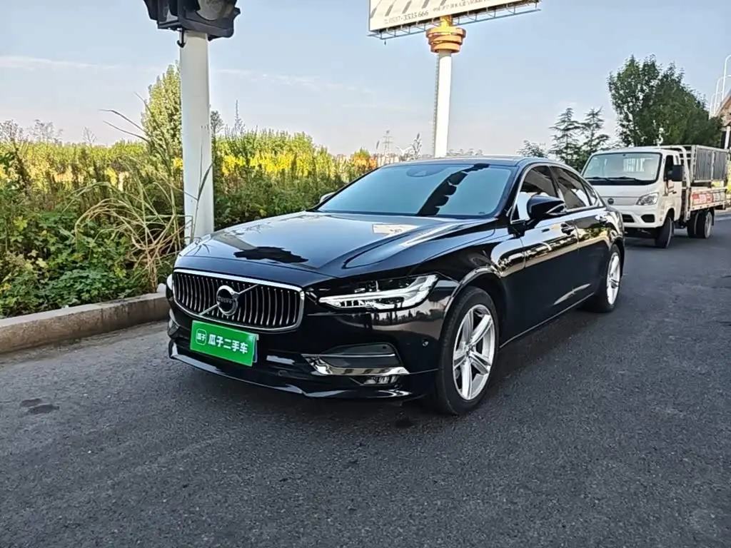 Volvo S90 2017 — Фото 2/20