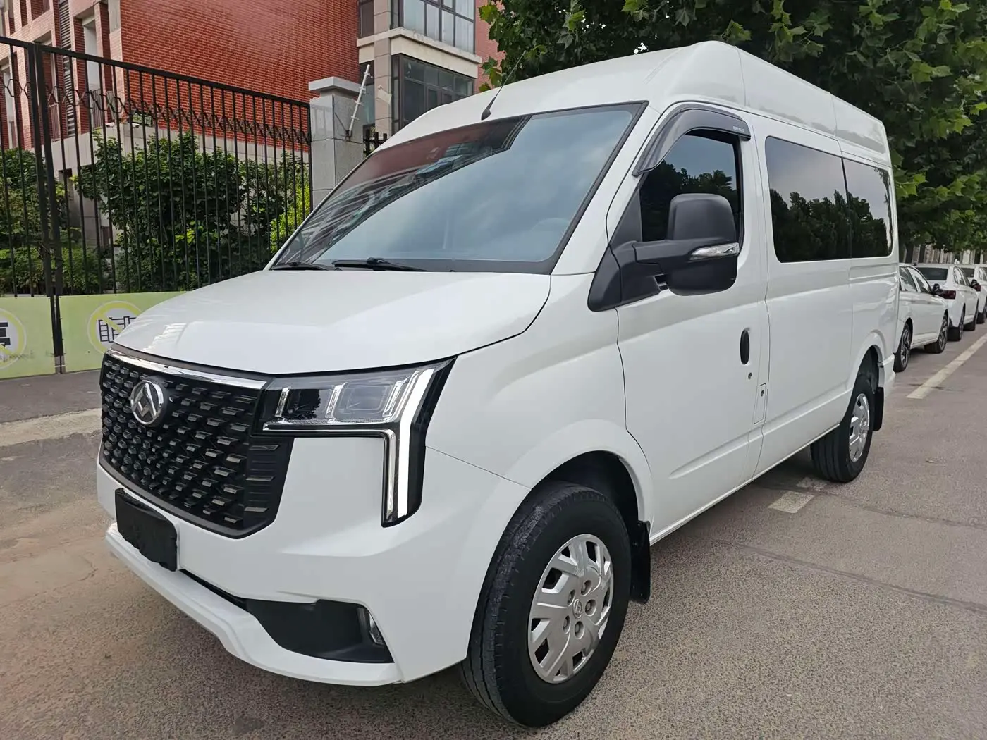 SAIC Maxus Xintu V80 2024 — Şəkil 1/17