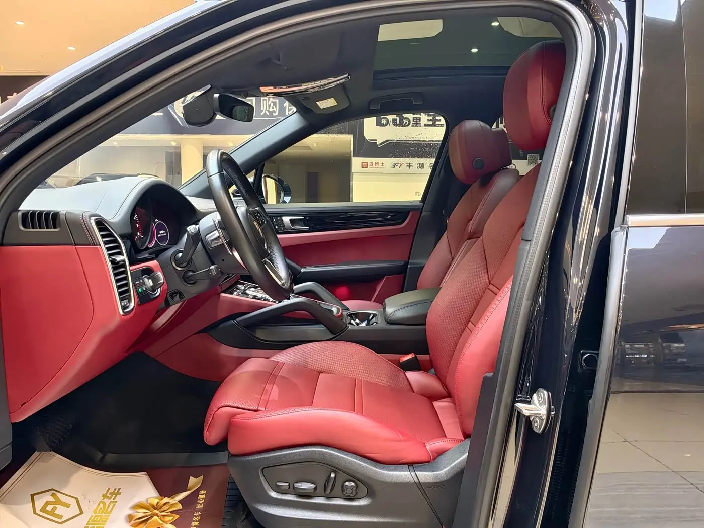 Porsche Cayenne 2022 — Photo 6/20