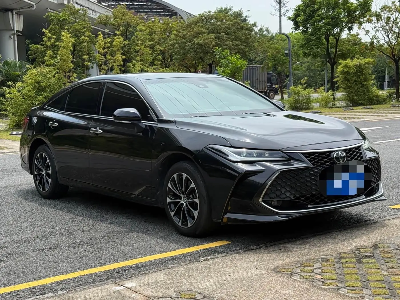 Toyota Avalon 2022 — Фото 1/18