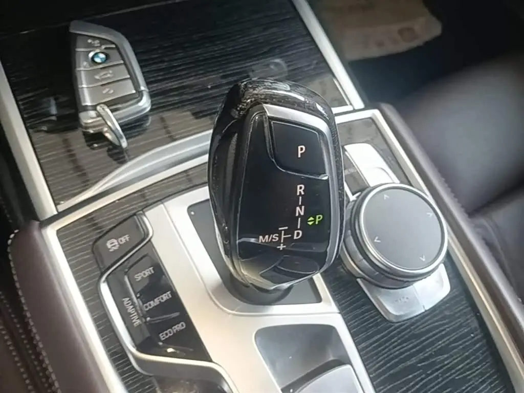 BMW 7 Series 2020 — Photo 14/20