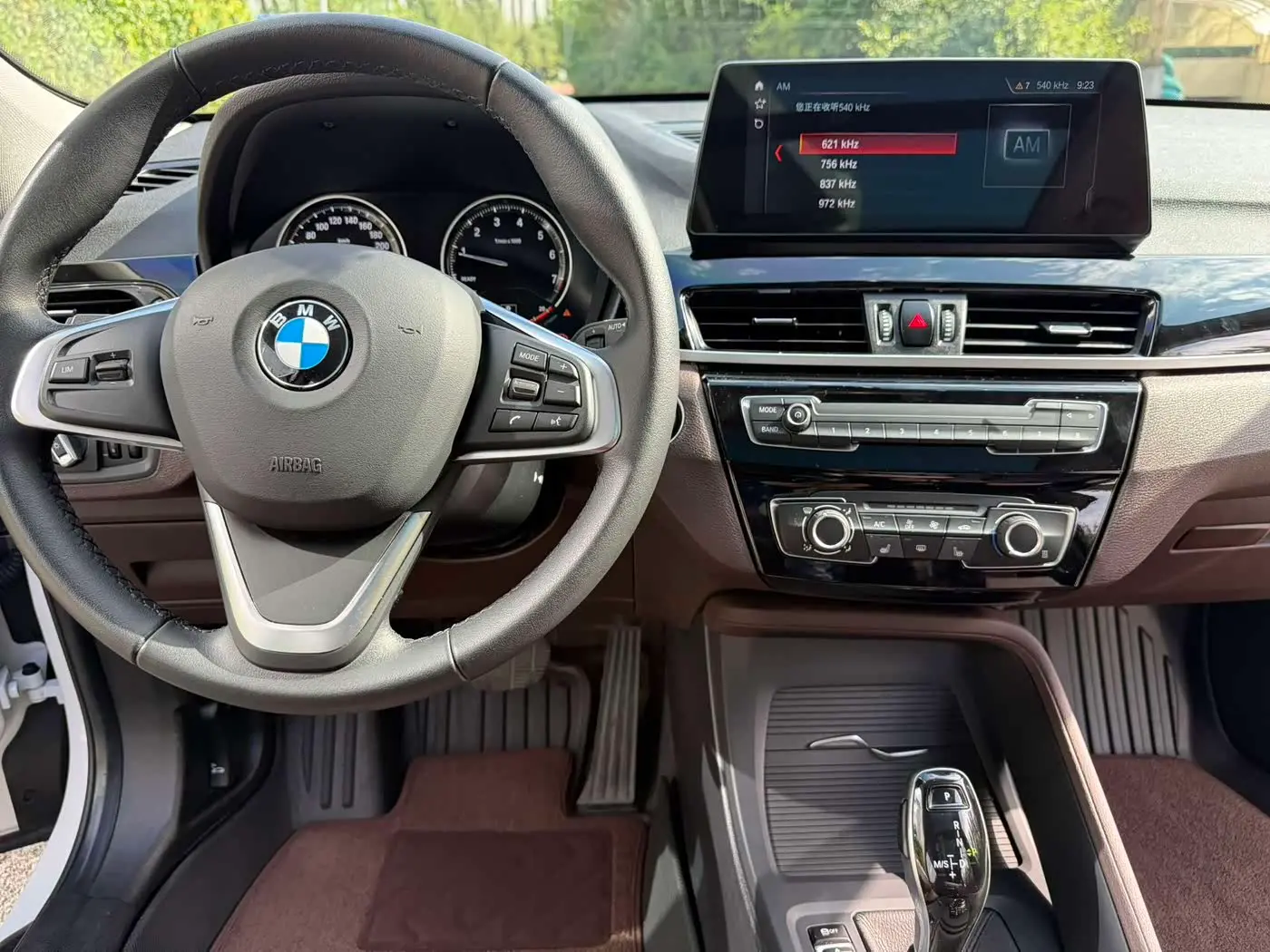 BMW X1 2022 — Photo 9/20