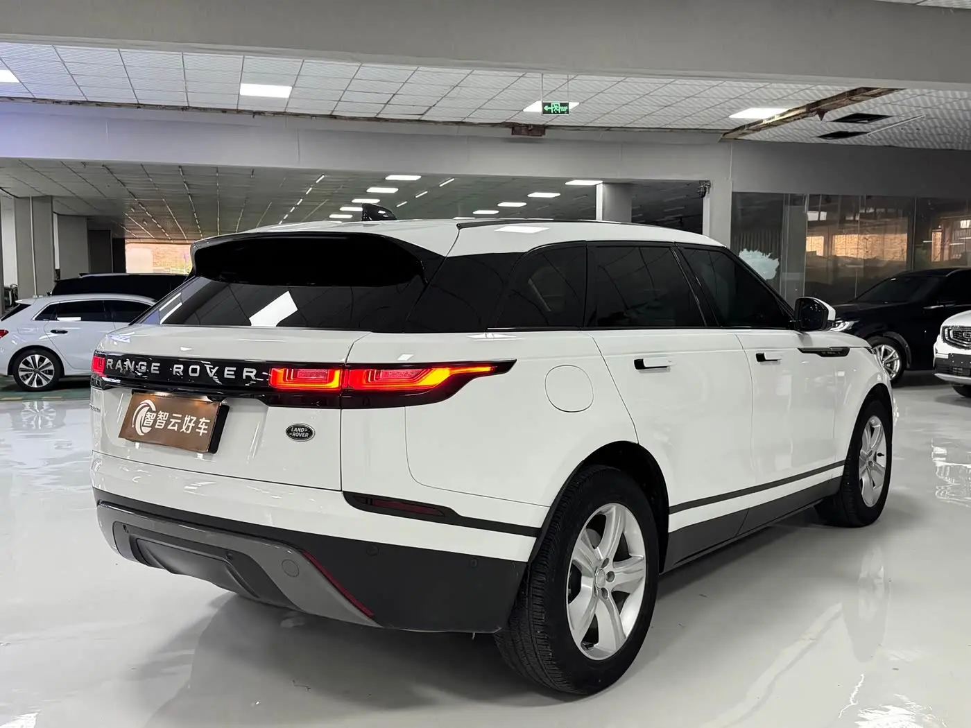Land Rover Range Rover Velar 2022 — Photo 9/9