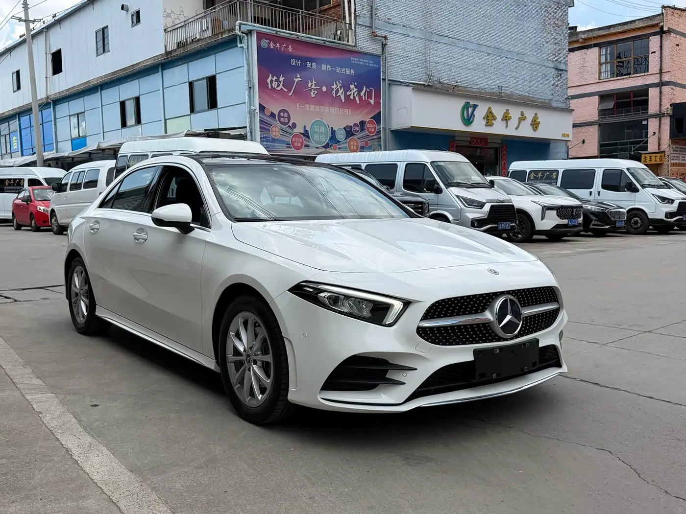 Mercedes-Benz A-Class 2019 — Фото 3/12