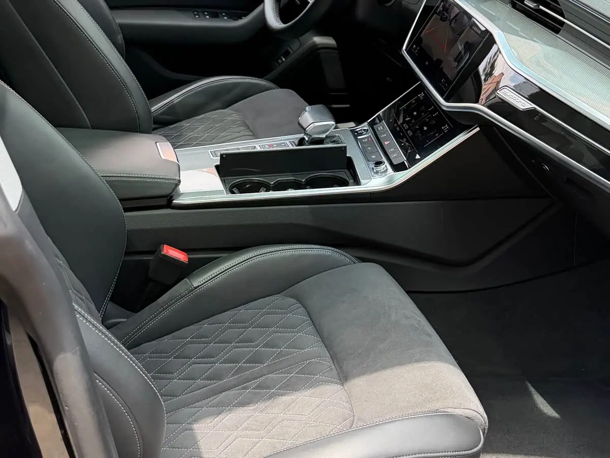 Audi A7L 2024 — Şəkil 7/15
