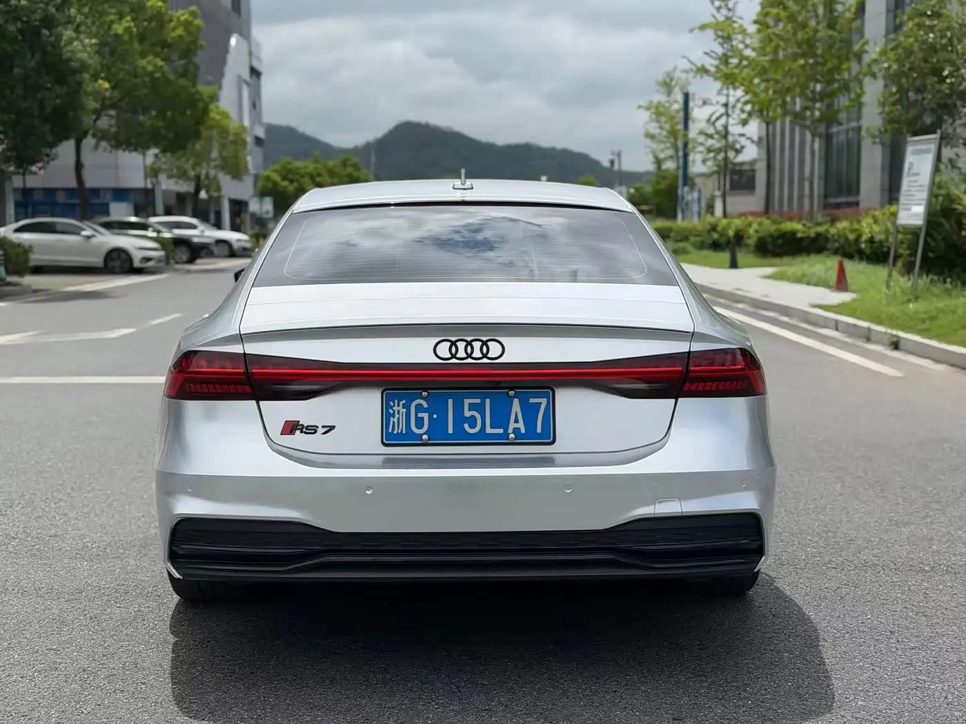 Audi A7 2023 — Фото 15/16