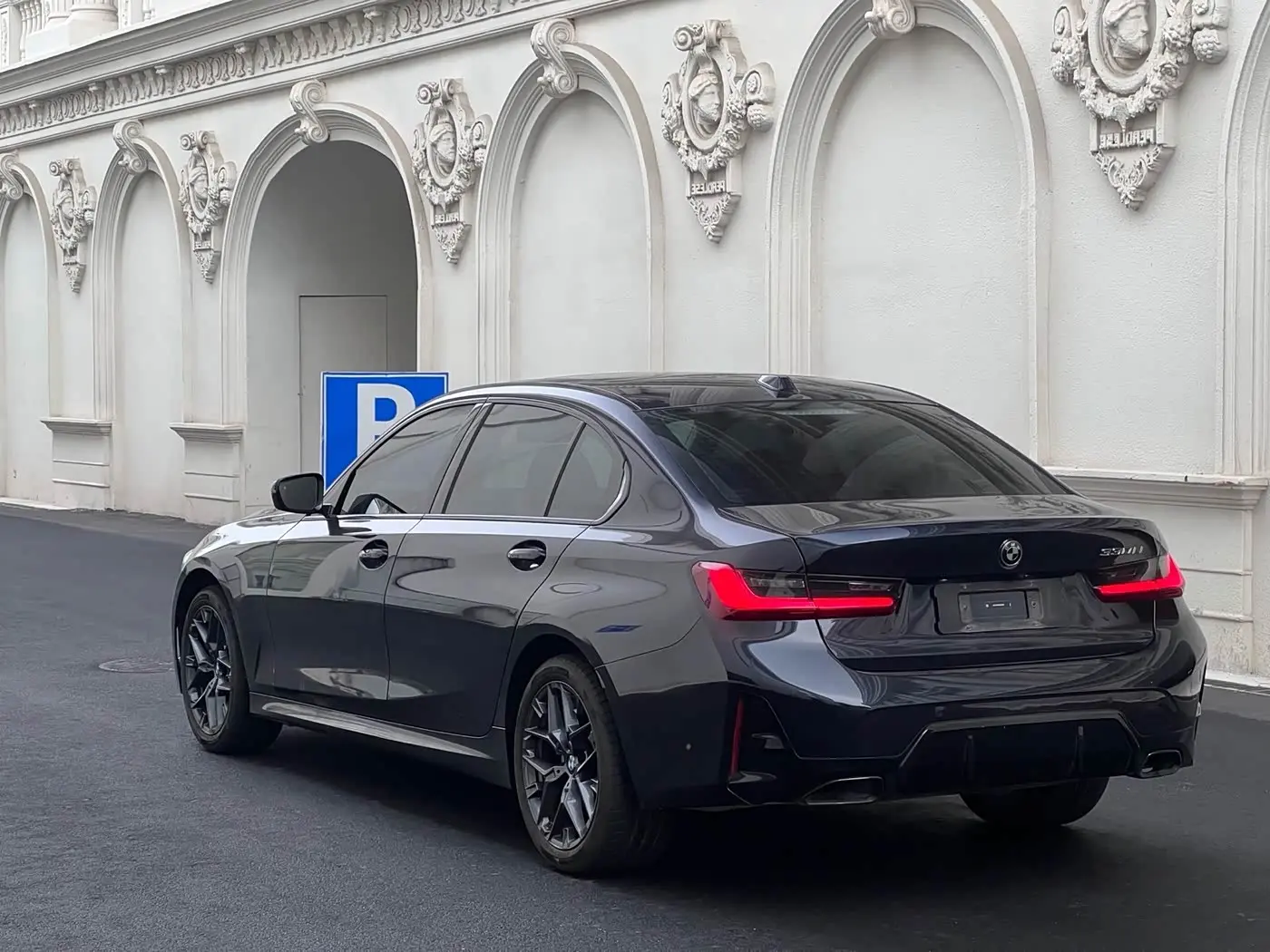 BMW 3 Series 2025 — Photo 7/9