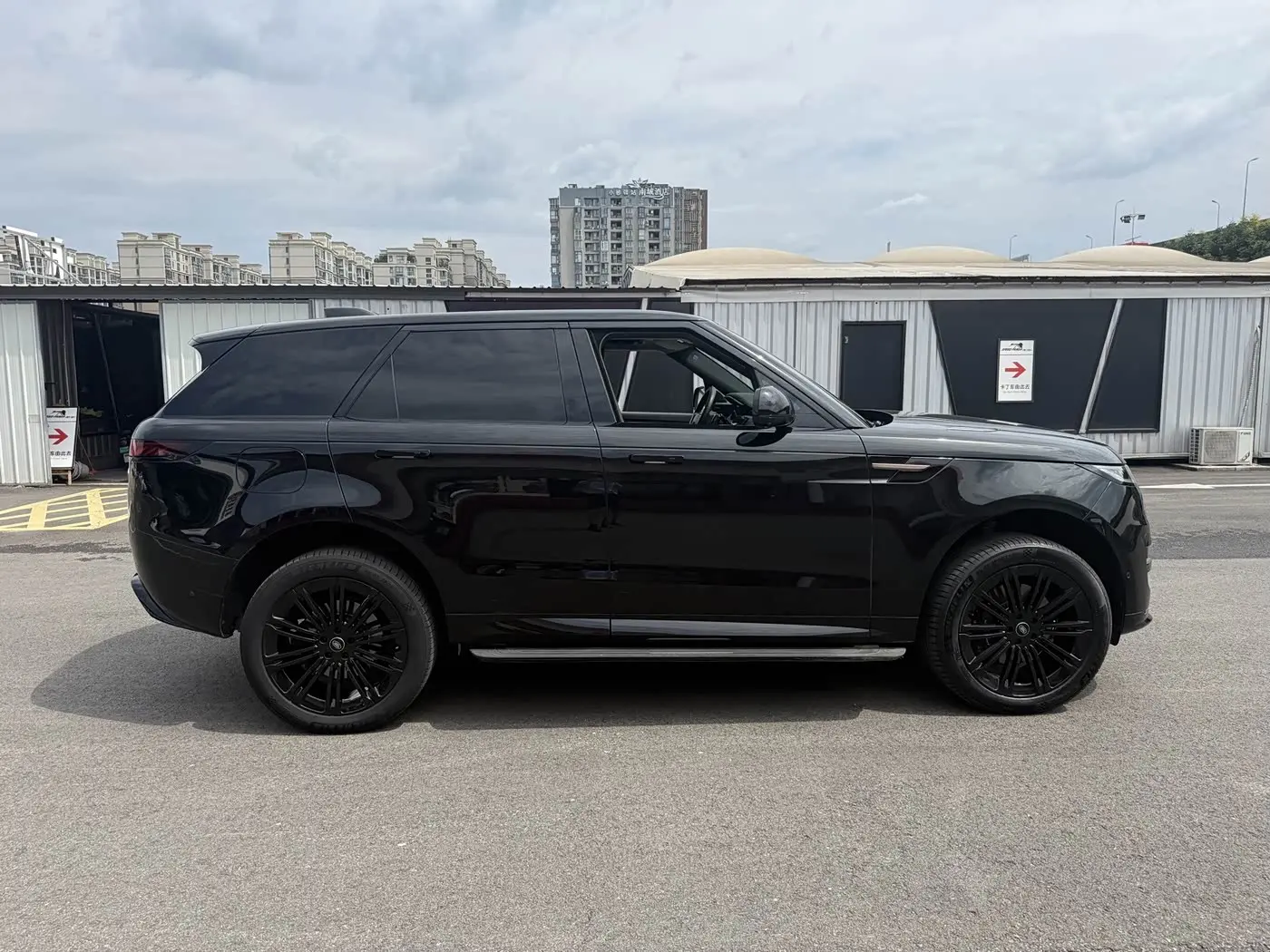 Land Rover Range Rover Sport 2023 — Фото 4/15
