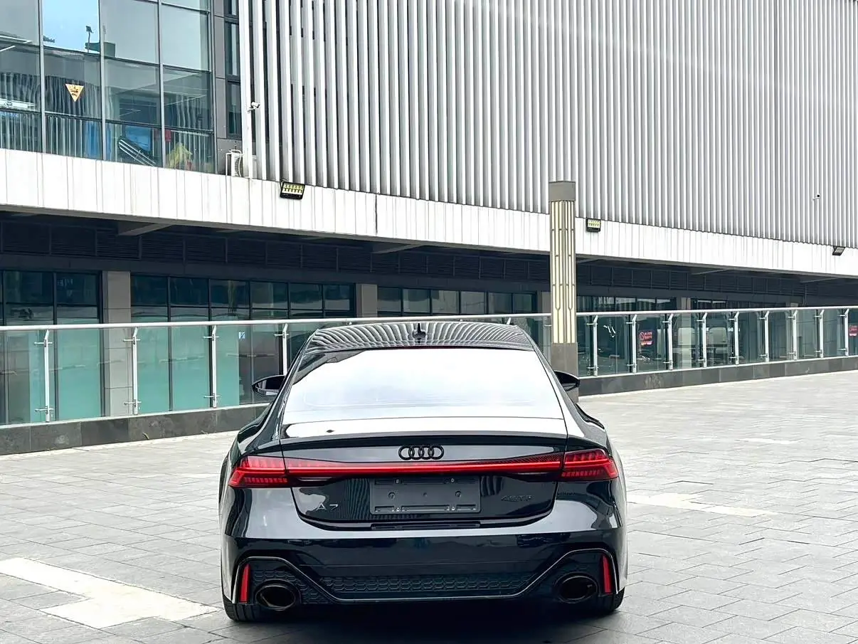 Audi A7 2021 — Фото 19/20