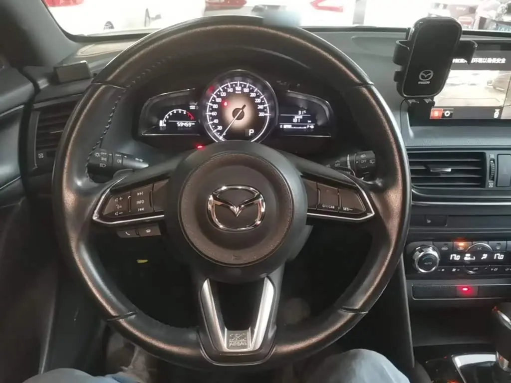 Mazda CX-4 2021 — Photo 11/20