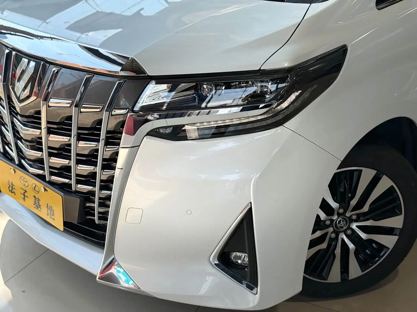 Toyota Alphard 2018 — Şəkil 5/20