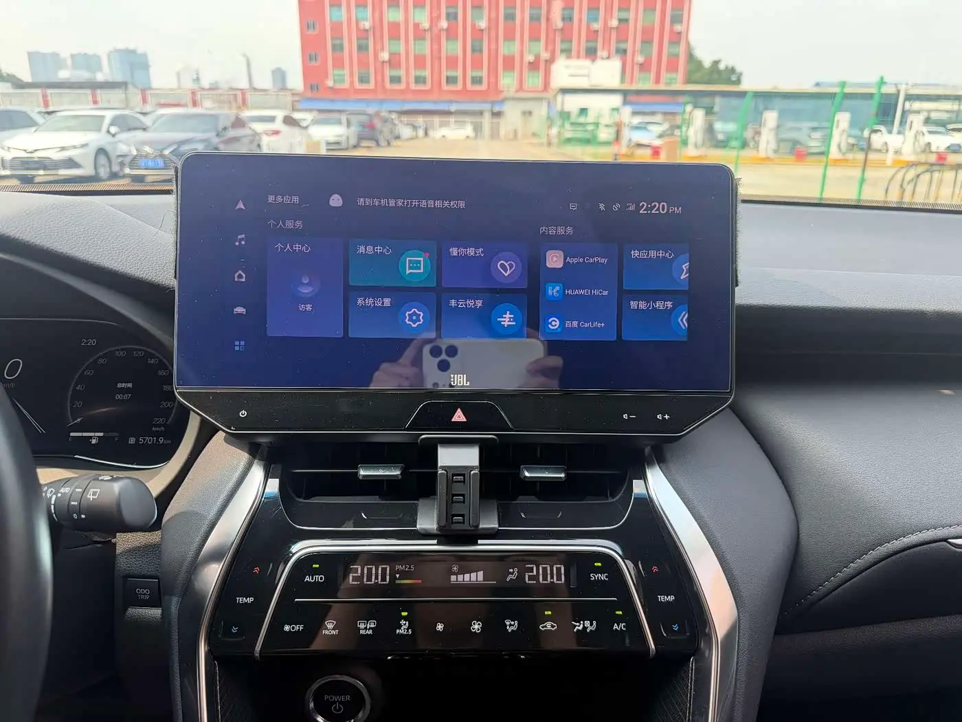 Toyota Venza 2023 — ფოტო 18/20