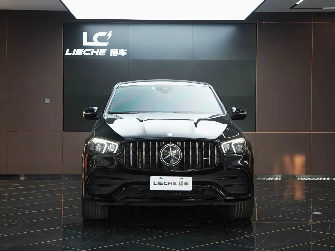 Mercedes-Benz GLE Coupe AMG 2024 — Photo 2/19