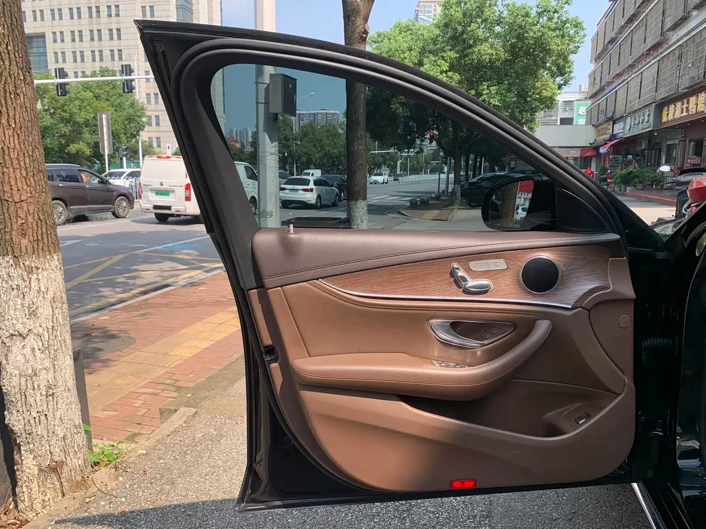 Mercedes-Benz E-Class 2023 — Şəkil 8/20