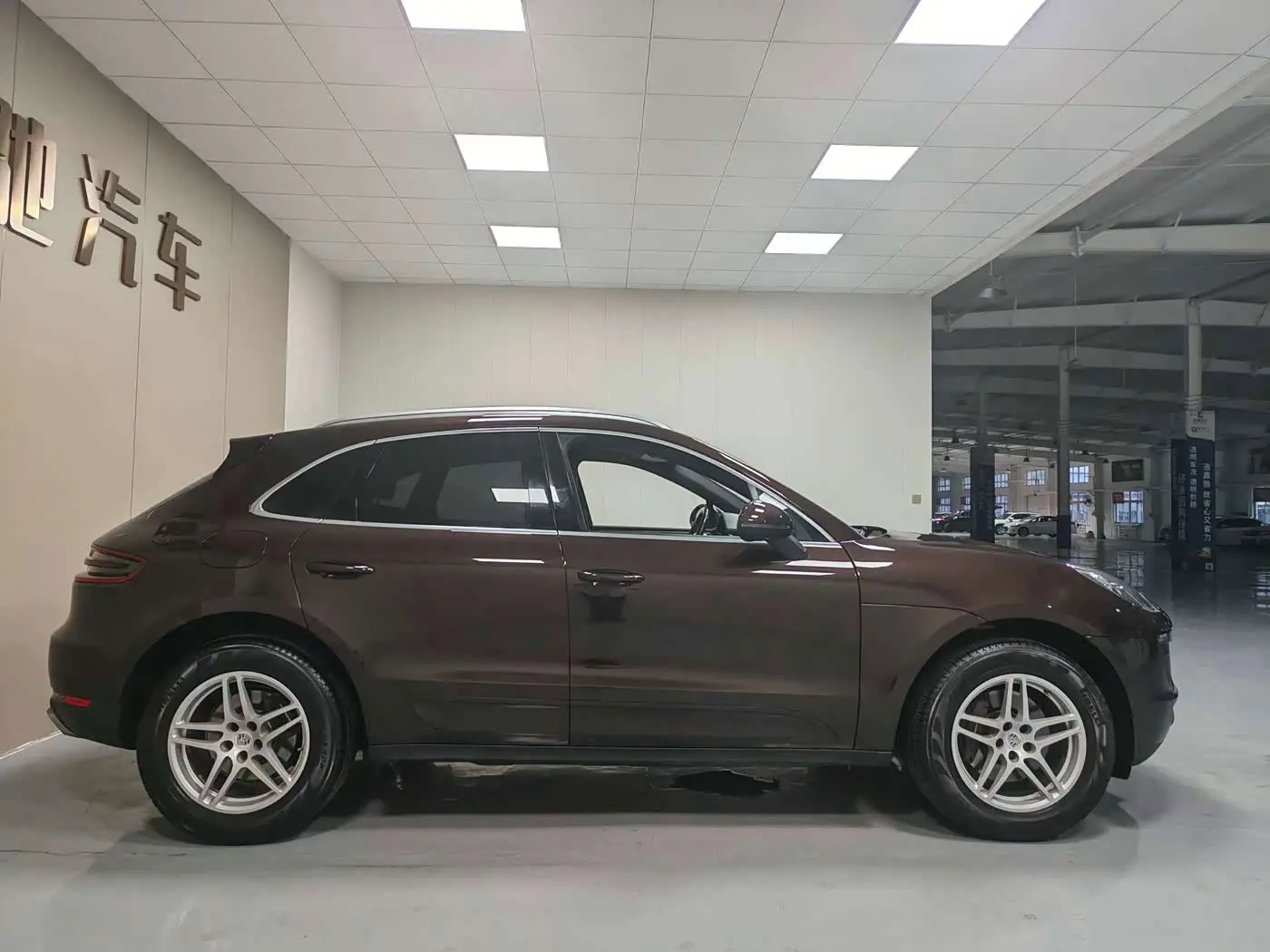 Porsche Macan 2018 — Photo 8/19