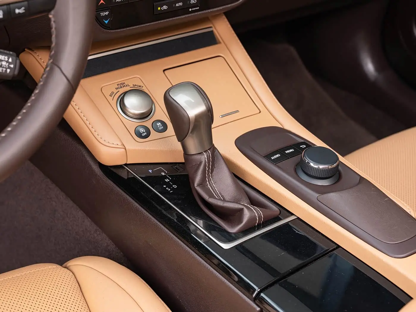 Lexus ES 2017 — Фото 17/20
