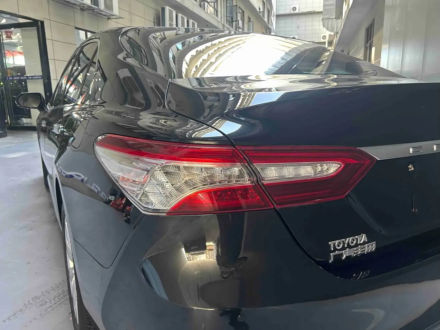 Toyota Camry 2018 — Фото 4/20