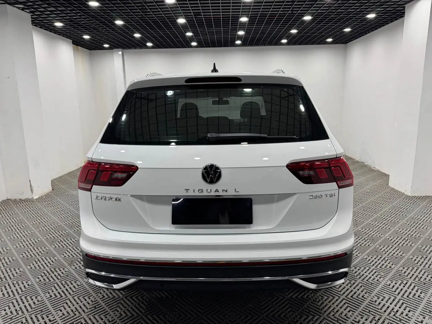 Volkswagen Tiguan L 2022 — Фото 8/9