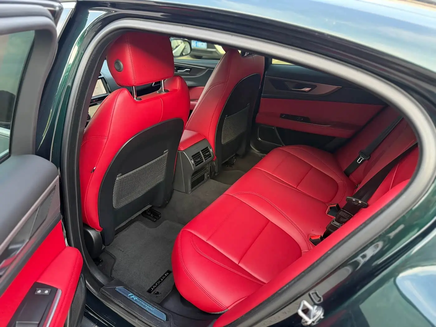 Jaguar XEL 2023 — Фото 8/14