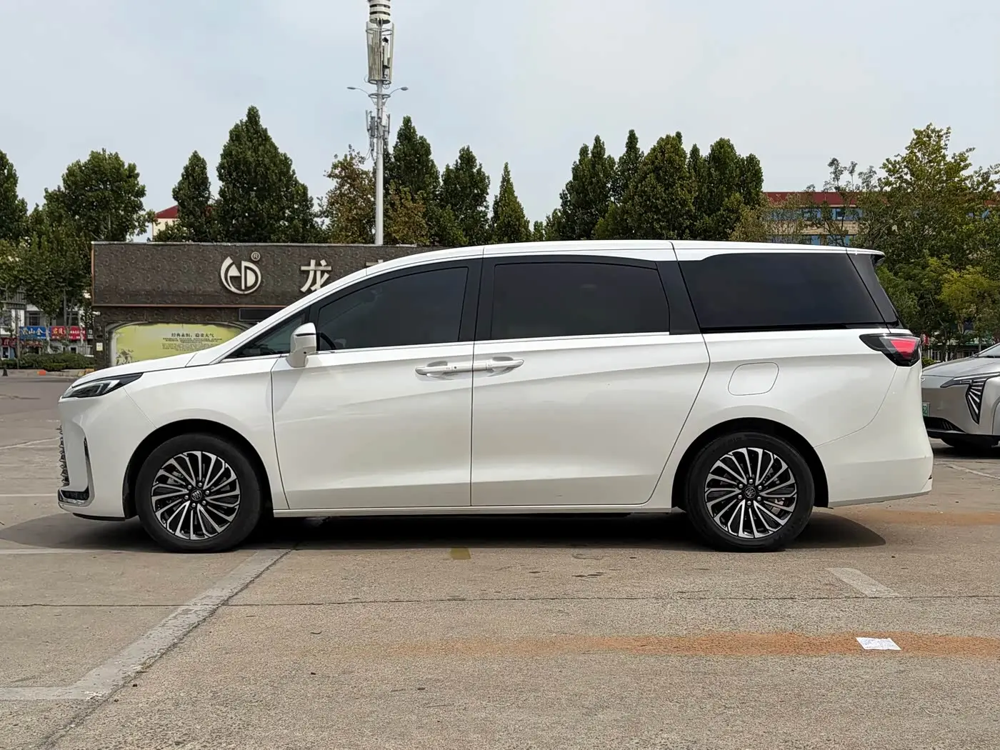 Buick GL8 New Energy 2025 — Şəkil 3/15