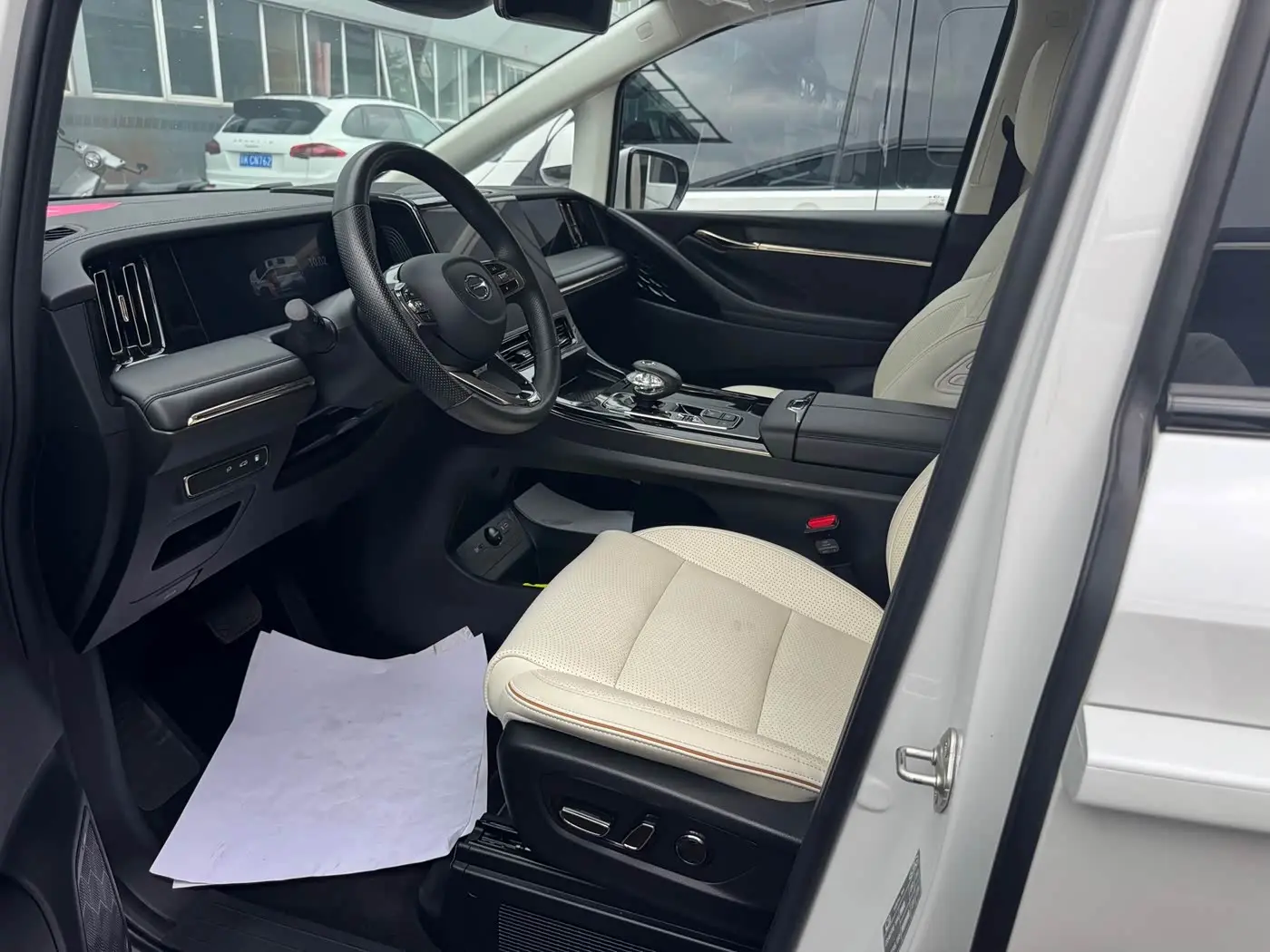 GAC Trumpchi Trumpchi E9 2023 — Photo 3/18
