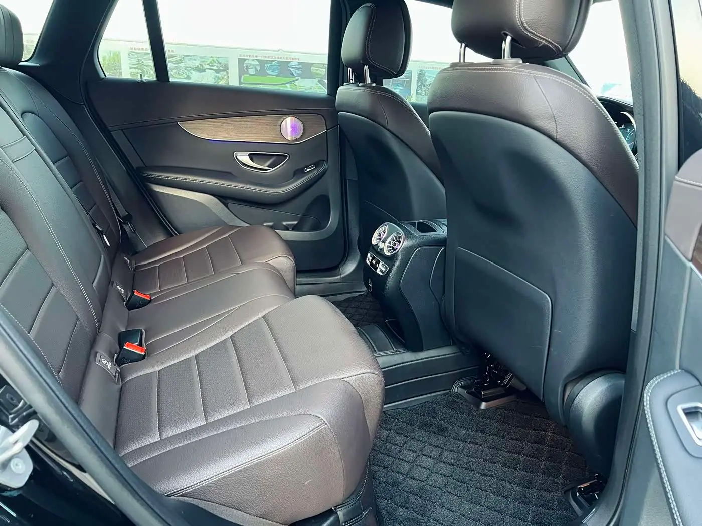 Mercedes-Benz GLC 2022 — Photo 7/16