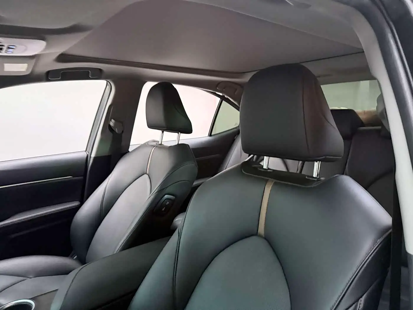 Toyota Camry 2021 — Şəkil 10/18
