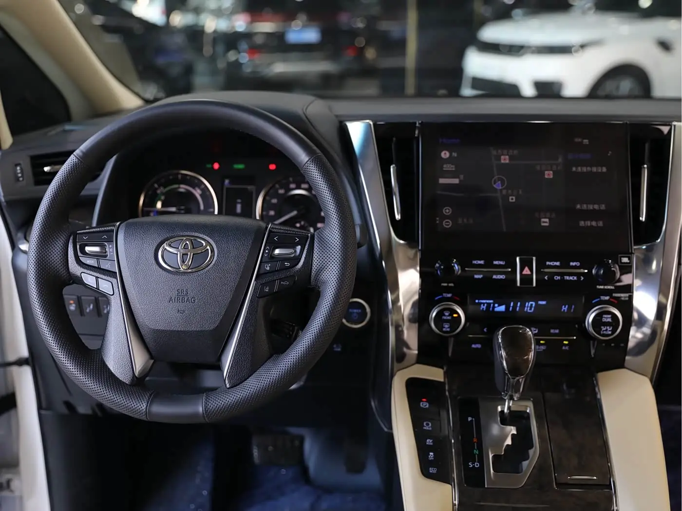 Toyota Vellfire 2023 — Photo 10/18