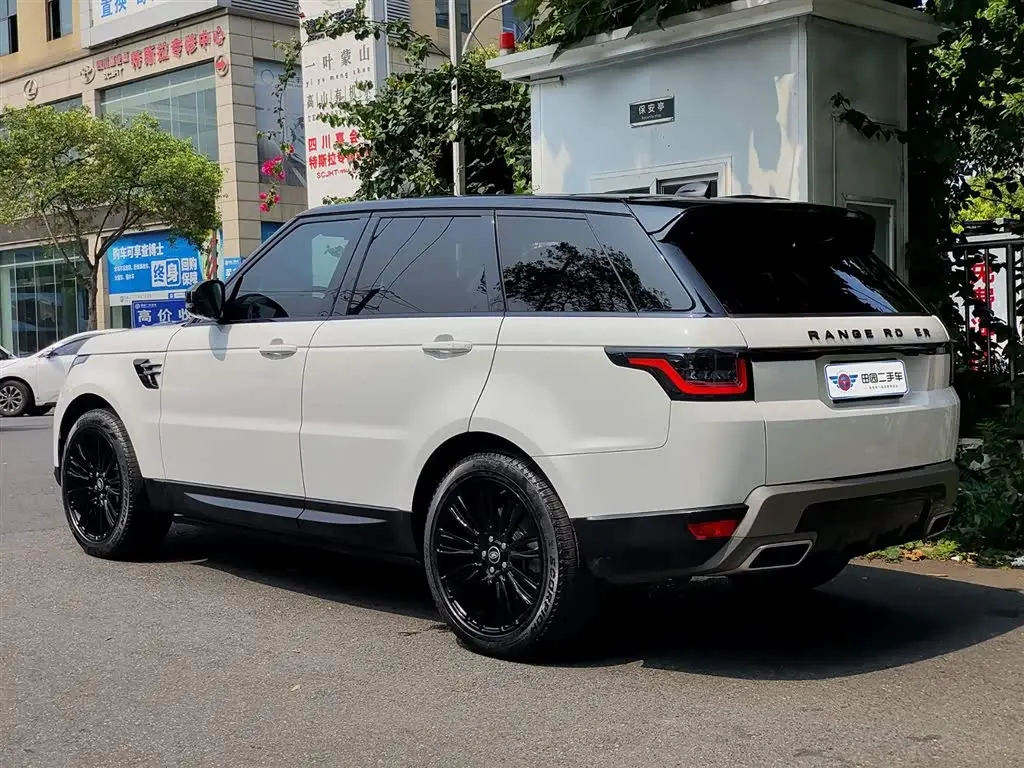 Land Rover Range Rover Sport 2019 — Photo 4/11