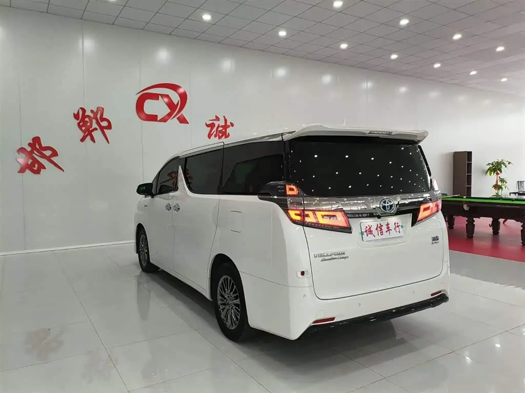 Toyota Vellfire 2021 — Photo 6/17