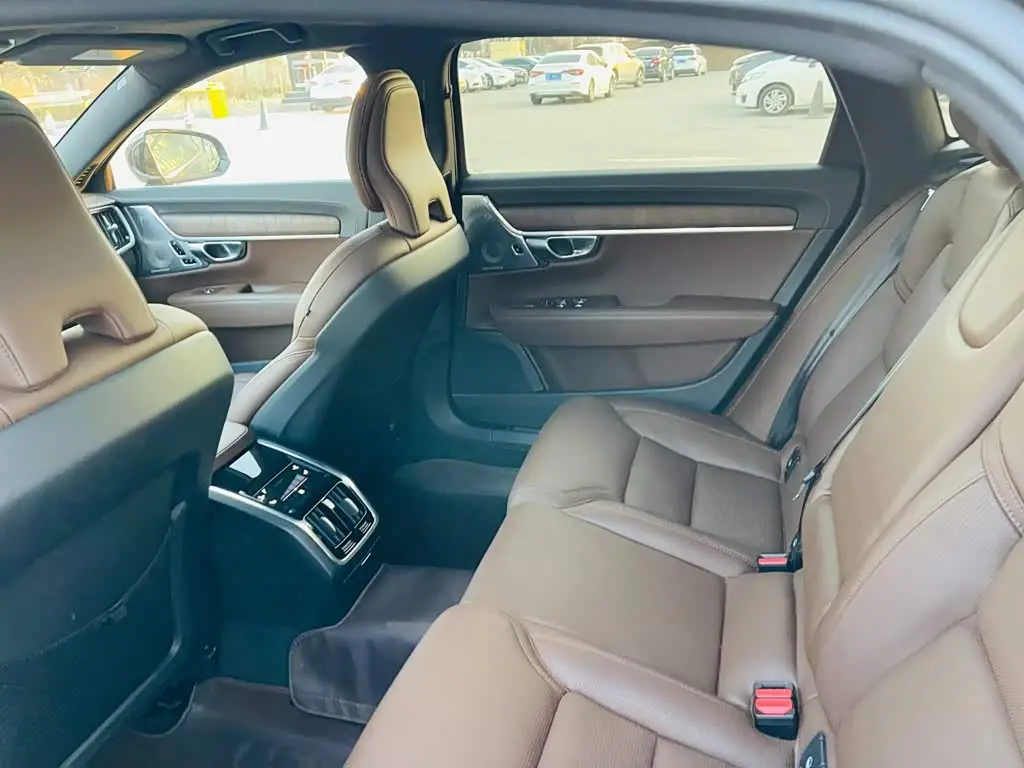 Volvo S90 2024 — Photo 12/15