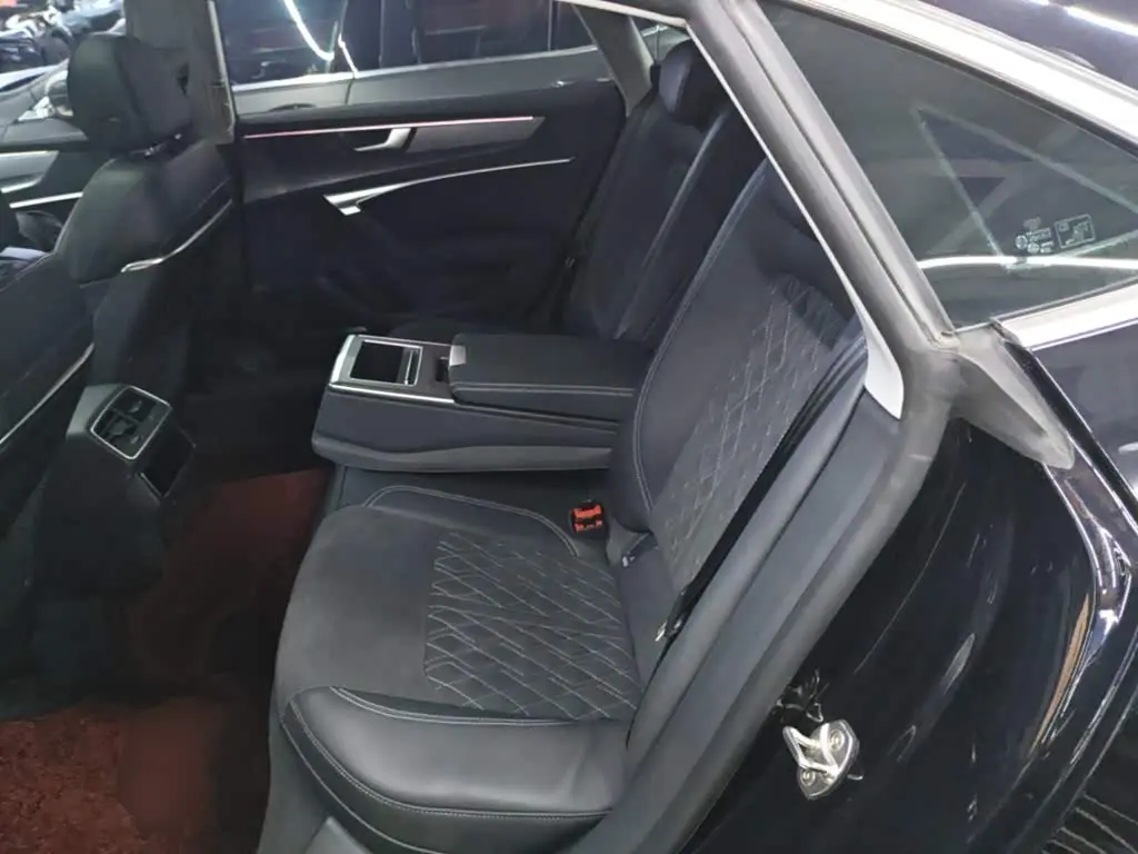 Audi A7L 2024 — Photo 17/20