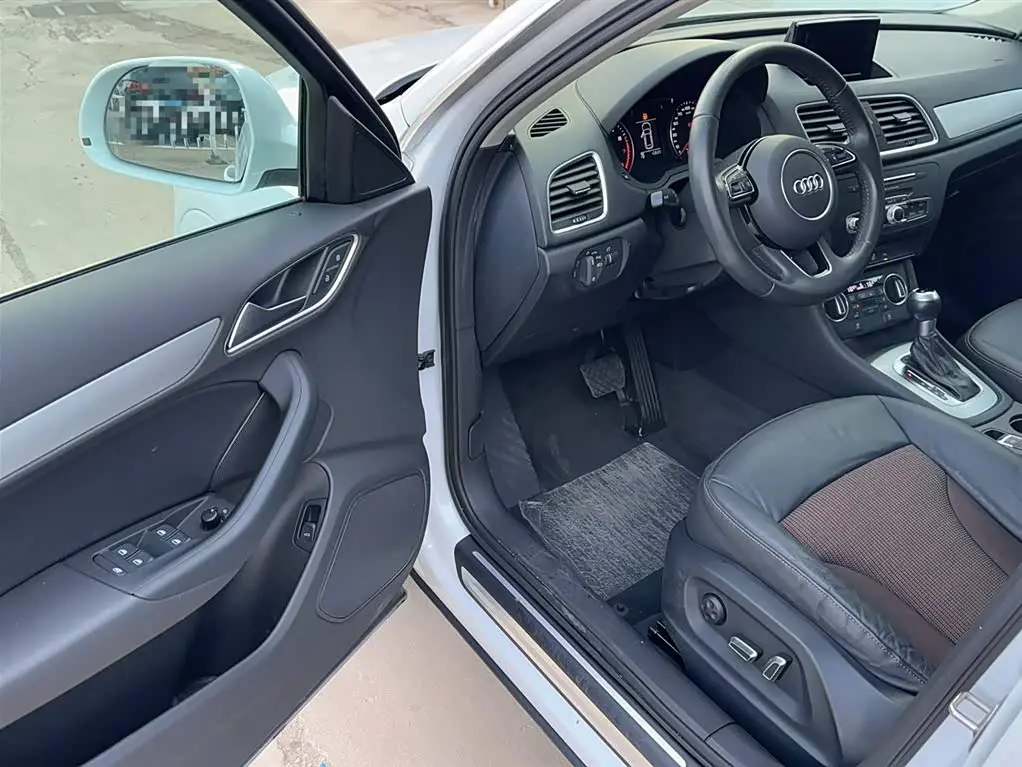 Audi Q3 2018 — Şəkil 8/11