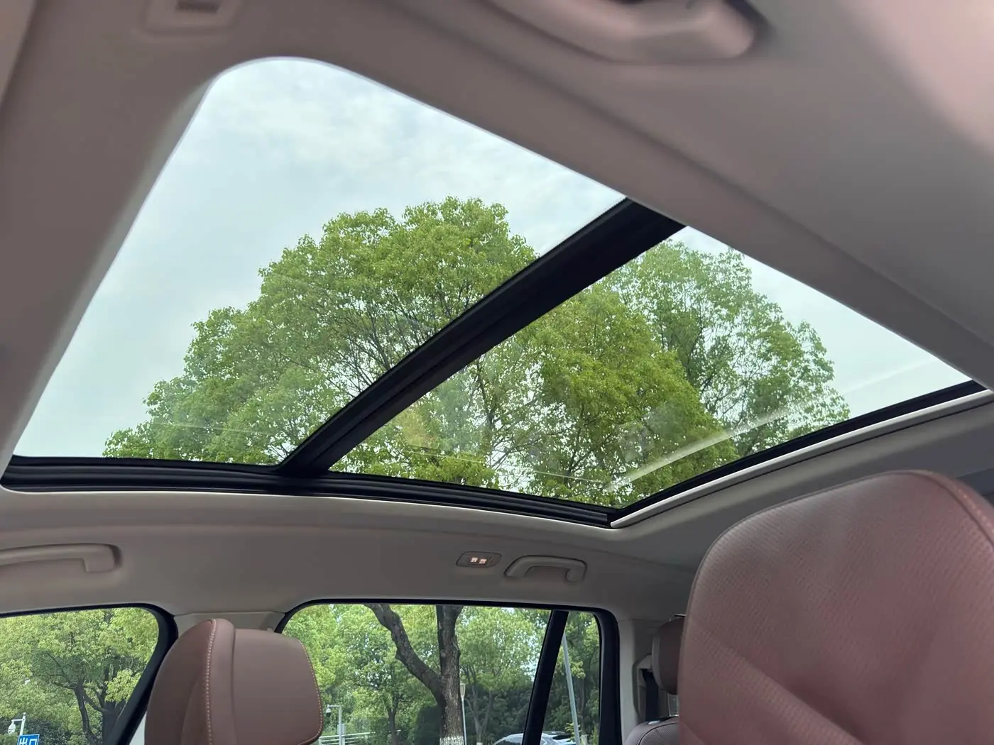 BMW X7 2023 — Photo 8/17