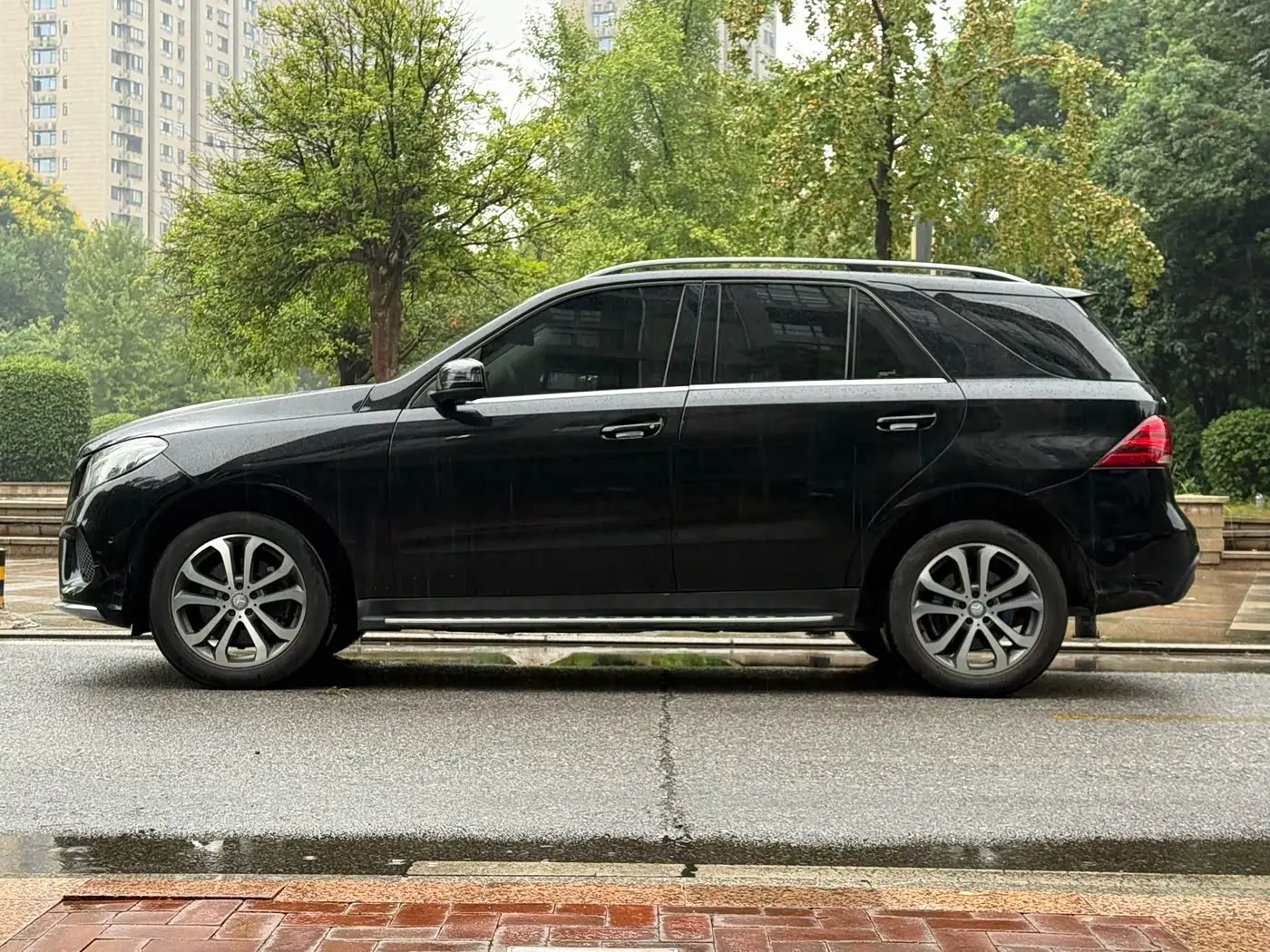 Mercedes-Benz GLE 2016 — Photo 7/10