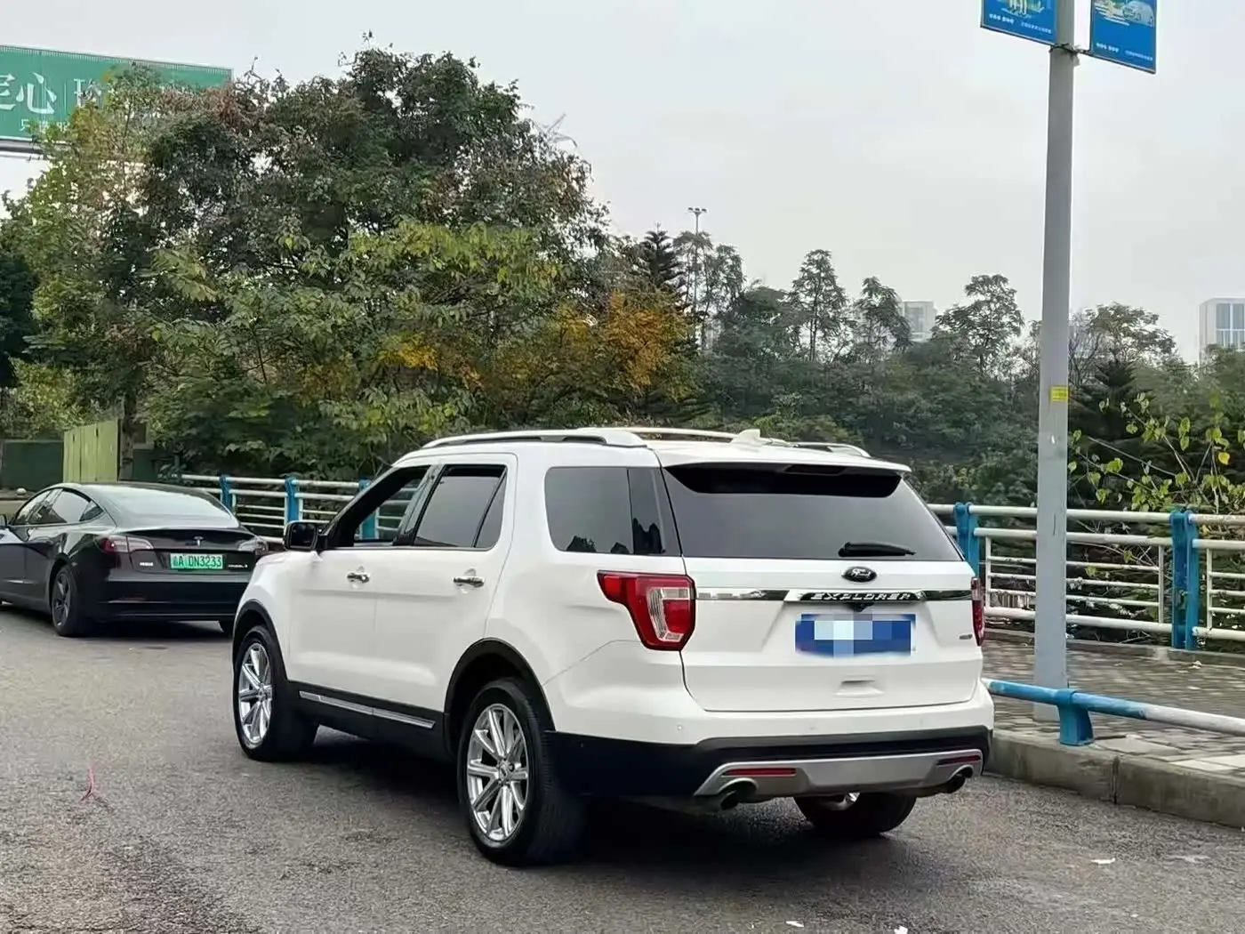 Ford Explorer 2018 — Photo 5/9