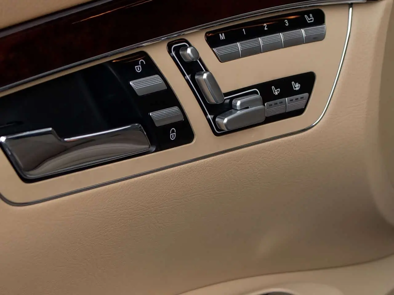 Mercedes-Benz S-Class 2013 — Photo 14/19