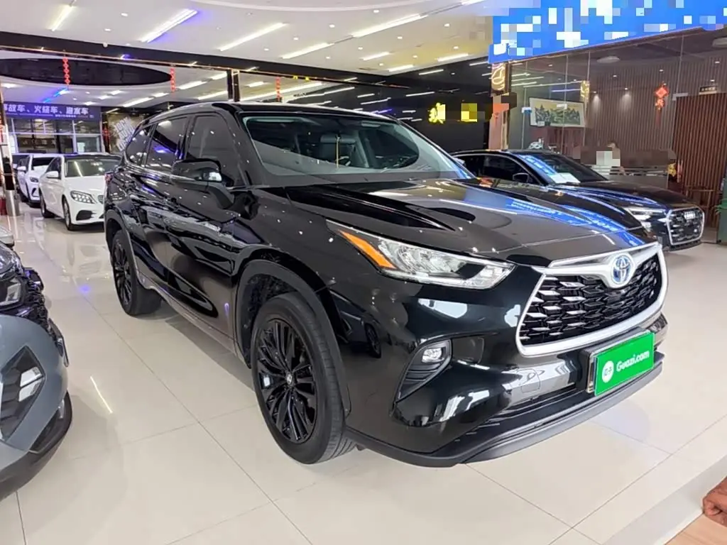 Toyota Highlander 2021 — Photo 4/20