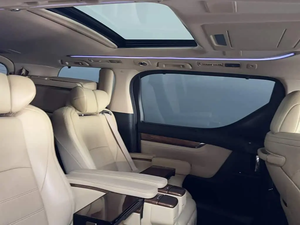 Toyota Alphard 2017 — Photo 7/20