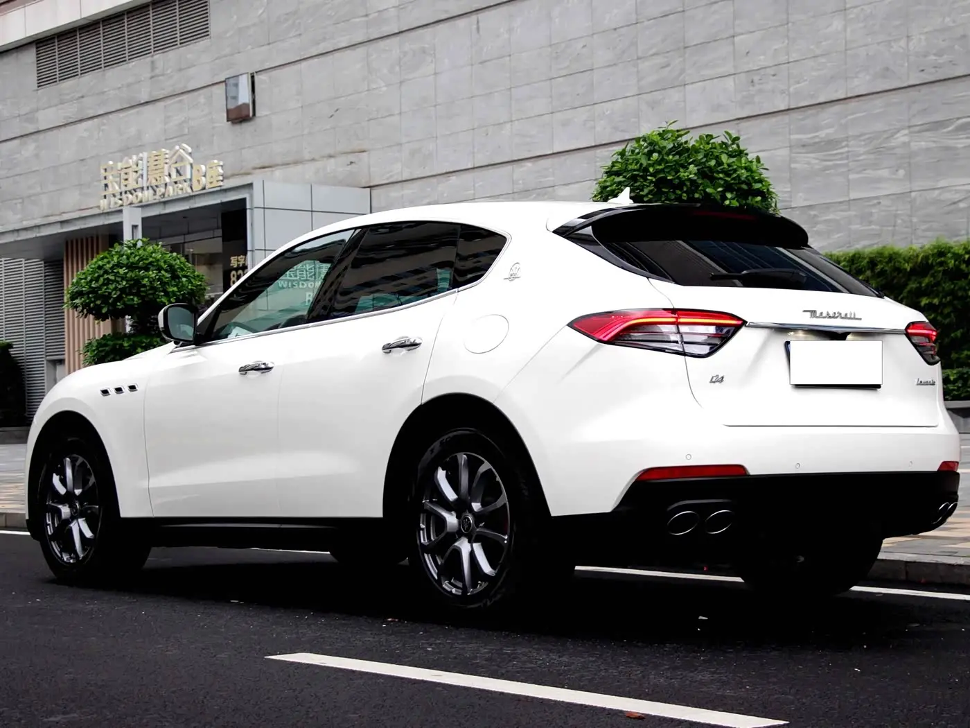Maserati Levante 2021 — Şəkil 19/20