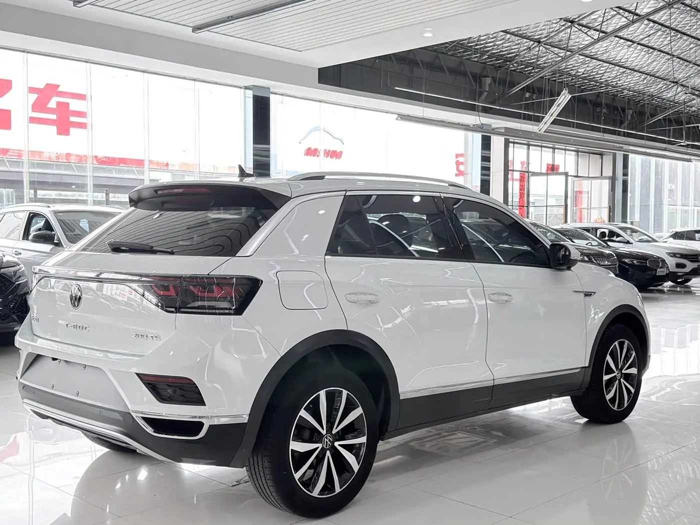 Volkswagen T-ROC 2023 — Şəkil 16/16