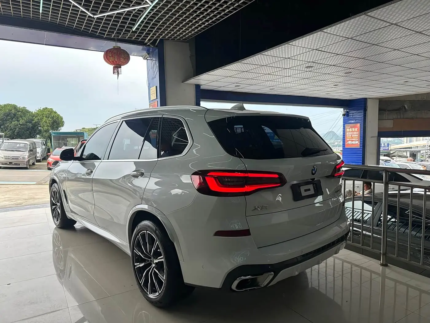 BMW X5 2023 — Photo 9/20