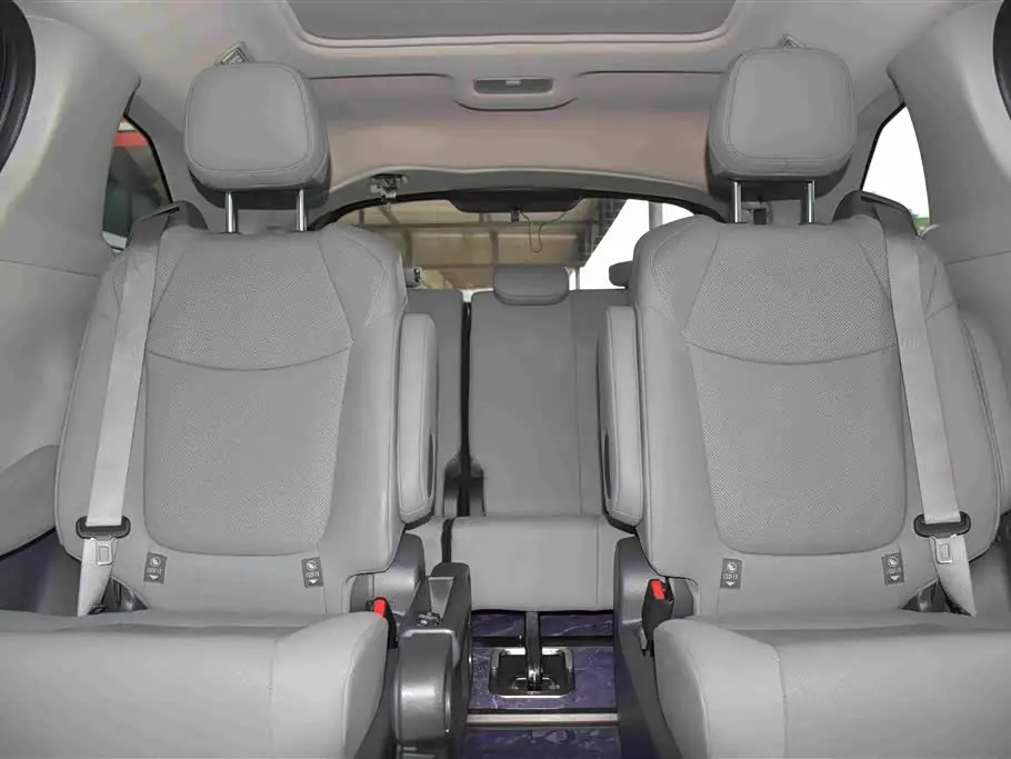 Toyota Granvia 2023 — Photo 10/20